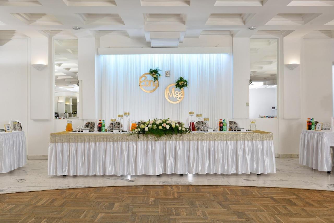 Hotel Agat Пётркув-Трыбунальский Экстерьер фото