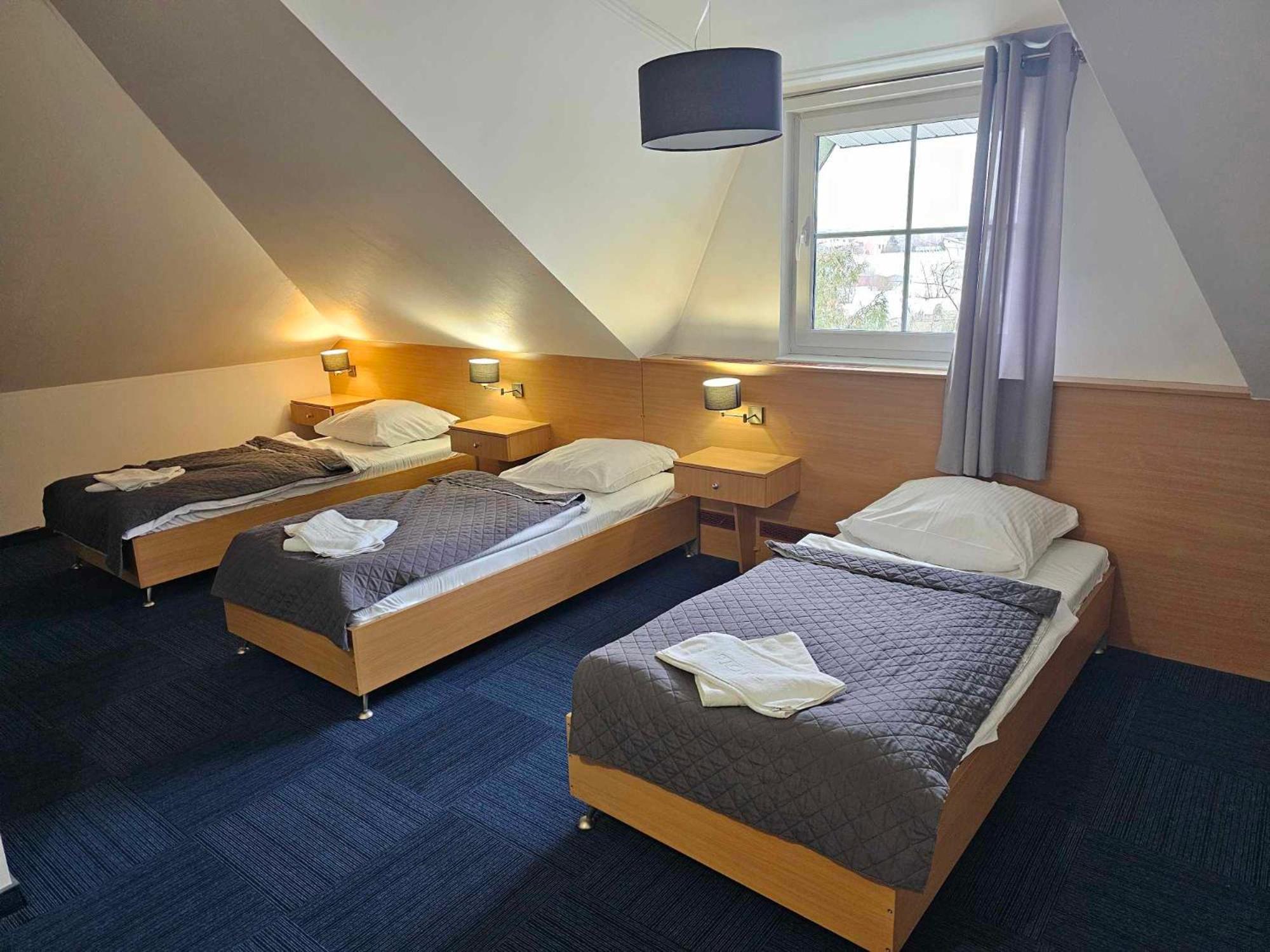 Hotel Agat Пётркув-Трыбунальский Экстерьер фото